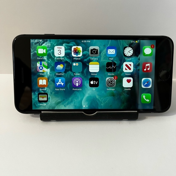 Apple iPhone 8 Plus 64 GB
in Space Gray for Unlocked
100% Battery Capacity - Picture 2 of 16